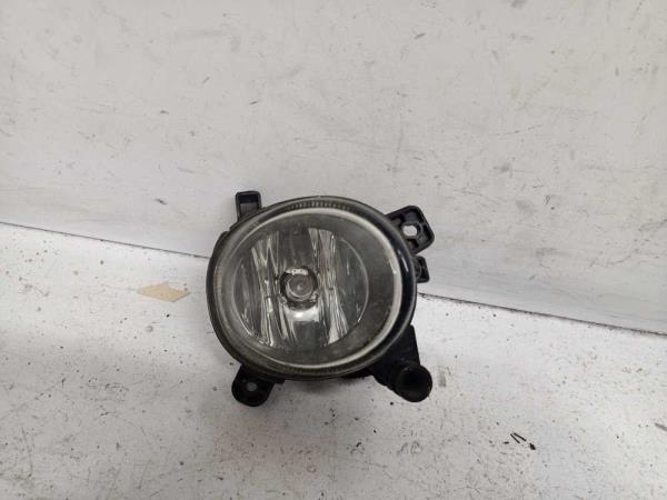 FEU ANTIBROUILLARD DROIT AUDI A1/ A4/ A5/ A6/ Q3/ Q5/ SEAT EXEO/ VW PASSAT CC - Vue 1